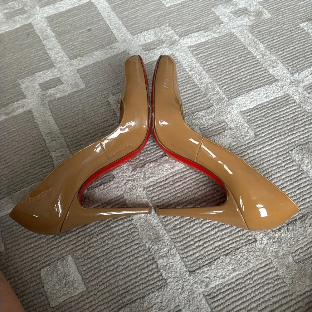 Christian Louboutin Nude Patent Heels with Red Soles - Picture 6 of 7